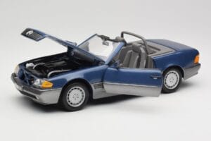 Mercedes SL 500 R129 Nautic Blue Metallic Revell 1:18 8081 Diecast — photo 2 of 8