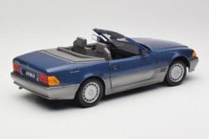 Mercedes SL 500 R129 Nautic Blue Metallic Revell 1:18 8081 Diecast — photo 3 of 8