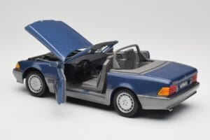 Mercedes SL 500 R129 Nautic Blue Metallic Revell 1:18 8081 Diecast — photo 5 of 8