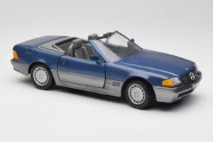 Mercedes SL 500 R129 Nautic Blue Metallic Revell 1:18 8081 Diecast — photo 6 of 8