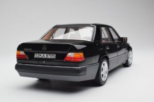 Mercedes 500E W124 Black Limited Edition Norev 1:18 183949 Diecast — photo 10 of 12