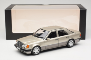 Mercedes 500E W124 Smoke Silver Dealer Edition Norev 1:18 B66040724 Diecast — photo 8 of 8