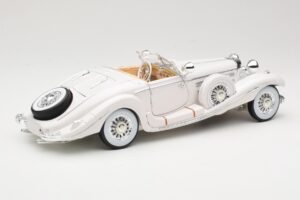 Mercedes 500K Special Roadster White Premiere Edition Maisto 1:18 536055 Diecast — photo 3 of 8
