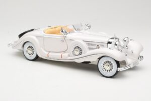 Mercedes 500K Special Roadster White Premiere Edition Maisto 1:18 536055 Diecast — photo 6 of 8