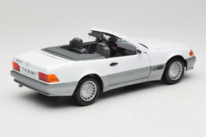 Mercedes 500 SL R129 White Roadtough 1:18 92048 Diecast — photo 3 of 8