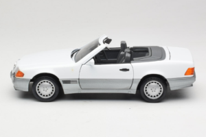 Mercedes 500 SL R129 White Roadtough 1:18 92048 Diecast — photo 4 of 8
