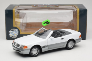 Mercedes 500 SL R129 White Roadtough 1:18 92048 Diecast — photo 8 of 8