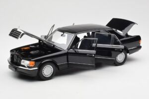 Mercedes 560 SEL W126 Black Dealer Edition Norev 1:18 B66040599 Diecast — photo 2 of 8