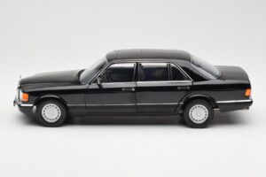 Mercedes 560 SEL W126 Black Dealer Edition Norev 1:18 B66040599 Diecast — photo 4 of 8