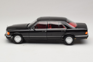 Mercedes 560 SEL W126 Black With Red Interior Norev 1:18 183788 Diecast — photo 3 of 8