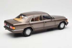 Mercedes 560 SEL W126 Impala Brown Dealer Edition Norev 1:18 B66040646 Diecast — photo 3 of 8