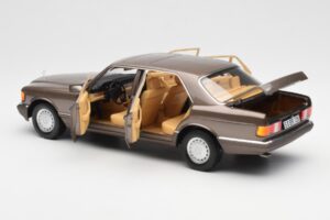 Mercedes 560 SEL W126 Impala Brown Dealer Edition Norev 1:18 B66040646 Diecast — photo 5 of 8