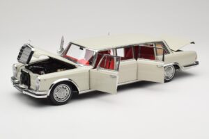 Mercedes 600 Pullman W100 Light Grey NZG 1:18 B66040708 Diecast — photo 2 of 8