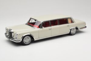 Mercedes 600 Pullman W100 Light Grey NZG 1:18 B66040708 Diecast