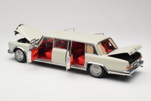 Mercedes 600 Pullman W100 Light Grey NZG 1:18 B66040708 Diecast — photo 5 of 8