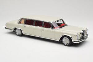 Mercedes 600 Pullman W100 Light Grey NZG 1:18 B66040708 Diecast — photo 6 of 8