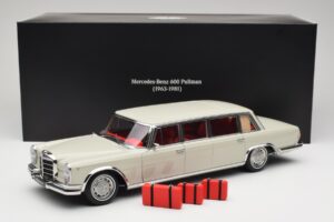Mercedes 600 Pullman W100 Light Grey NZG 1:18 B66040708 Diecast — photo 8 of 8