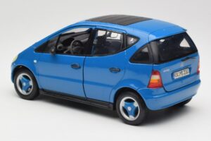 Mercedes A-Class W168 Light Blue Maisto 1:18 37800-M5 Diecast — photo 7 of 8