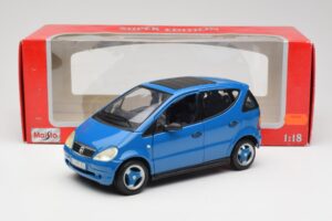Mercedes A-Class W168 Light Blue Maisto 1:18 37800-M5 Diecast — photo 8 of 8