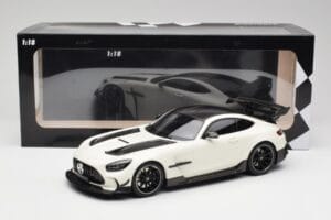 Mercedes AMG GT C190 Black Series Designo Diamond White Metallic Minichamps 1:18 155032022 Diecast — photo 6 of 6