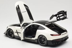 Mercedes AMG GT C190 Black Series Diamond White Metallic Minichamps 1:18 110032020 Diecast — photo 5 of 8