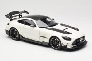 Mercedes AMG GT C190 Black Series Diamond White Metallic Minichamps 1:18 110032020 Diecast — photo 6 of 8
