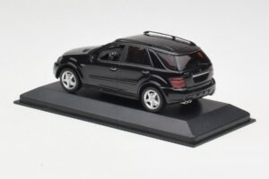 Mercedes AMG ML 63 W164 Black Minichamps 1:43 400037670 Diecast — photo 3 of 4