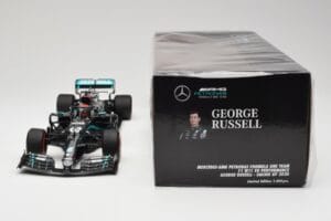 Mercedes AMG Petronas W11 #63 G. Russell Sakhir GP 2020 Minichamps 1:18 110201663 Diecast — photo 6 of 6