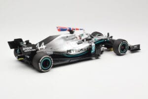 Mercedes AMG Petronas W10 #44 L. Hamilton Winner British GP 2019 Minichamps 1:18 110191044 Diecast — photo 2 of 6