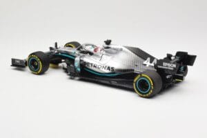 Mercedes AMG Petronas W10 #44 L. Hamilton Winner Chinese GP 2019 Minichamps 1:18 110190344 Diecast — photo 5 of 6