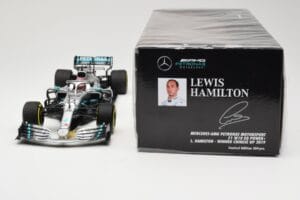 Mercedes AMG Petronas W10 #44 L. Hamilton Winner Chinese GP 2019 Minichamps 1:18 110190344 Diecast — photo 6 of 6