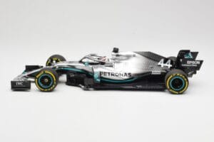 Mercedes AMG Petronas W10 #44 L. Hamilton F1 World Champion 2019 Minichamps 1:18 110190044 Diecast — photo 3 of 6