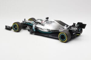 Mercedes AMG Petronas W10 #44 L. Hamilton F1 World Champion 2019 Minichamps 1:18 110190044 Diecast — photo 5 of 6