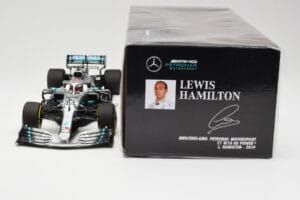 Mercedes AMG Petronas W10 #44 L. Hamilton F1 World Champion 2019 Minichamps 1:18 110190044 Diecast — photo 6 of 6