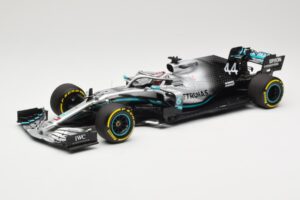 Mercedes AMG Petronas W10 #44 L. Hamilton F1 World Champion Dealer Edition 2019 Minichamps 1:18 B66960567 Diecast
