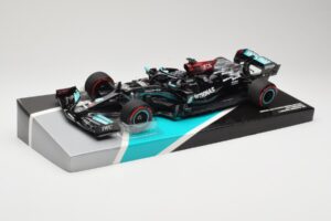 Mercedes AMG Petronas W12 E Performance #44 L. Hamilton Bahrain GP 2021 Minichamps 1:18 113210144 Diecast — photo 2 of 6