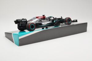 Mercedes AMG Petronas W12 E Performance #44 L. Hamilton Bahrain GP 2021 Minichamps 1:18 113210144 Diecast — photo 3 of 6