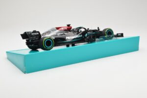 Mercedes AMG Petronas W12 E Performance #44 L. Hamilton Russian GP 2021 Minichamps 1:18 113211544 Diecast — photo 3 of 6