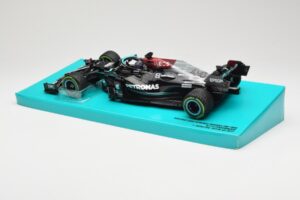 Mercedes AMG Petronas W12 E Performance #44 L. Hamilton Russian GP 2021 Minichamps 1:18 113211544 Diecast — photo 5 of 6