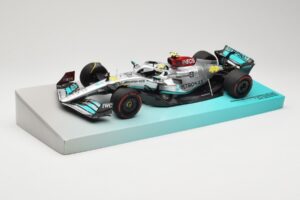 Mercedes AMG Petronas W13 E Performance #44 L. Hamilton 2022 Minichamps 1:18 113220044 Diecast — photo 2 of 6