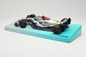 Mercedes AMG Petronas W13 E Performance #44 L. Hamilton 2022 Minichamps 1:18 113220044 Diecast — photo 5 of 6