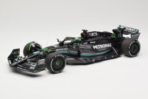 Mercedes AMG Petronas W14 E Performance #63 G. Russell Bahrain GP 2023 Minichamps 1:18 110230163 Diecast