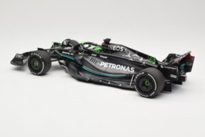 Mercedes AMG Petronas W14 E Performance #63 G. Russell Bahrain GP 2023 Minichamps 1:18 110230163 Diecast — photo 5 of 6