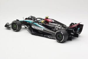 Mercedes AMG Petronas W15 E Performance #44 L. Hamilton 2024 Minichamps 1:18 110240144 Diecast — photo 3 of 6