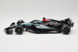 Mercedes AMG Petronas W15 E Performance #63 G. Russell Winner Austrian GP 2024 Minichamps 1:18 110241163 Diecast — photo 3 of 6