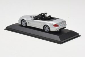 Mercedes AMG SL63 R230 Silver Minichamps 1:43 B66960018-R Diecast — photo 3 of 4