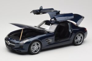 Mercedes SLS AMG C197 Blue Metallic Minichamps 1:18 180039021 Diecast — photo 2 of 8