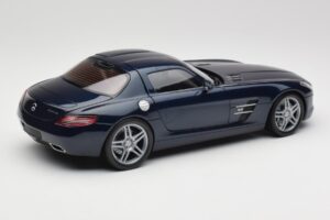 Mercedes SLS AMG C197 Blue Metallic Minichamps 1:18 180039021 Diecast — photo 3 of 8