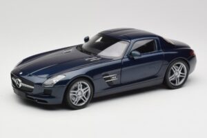 Mercedes SLS AMG C197 Blue Metallic Minichamps 1:18 180039021 Diecast