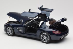 Mercedes SLS AMG C197 Blue Metallic Minichamps 1:18 180039021 Diecast — photo 5 of 8